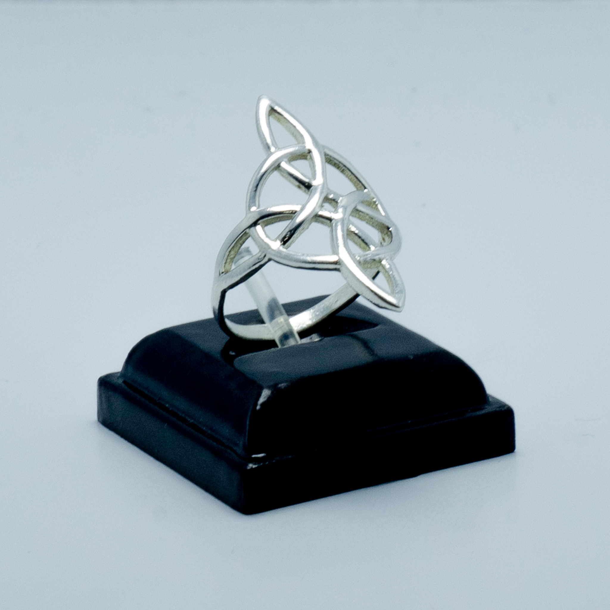 Anillo Nudo de Bruja Plata