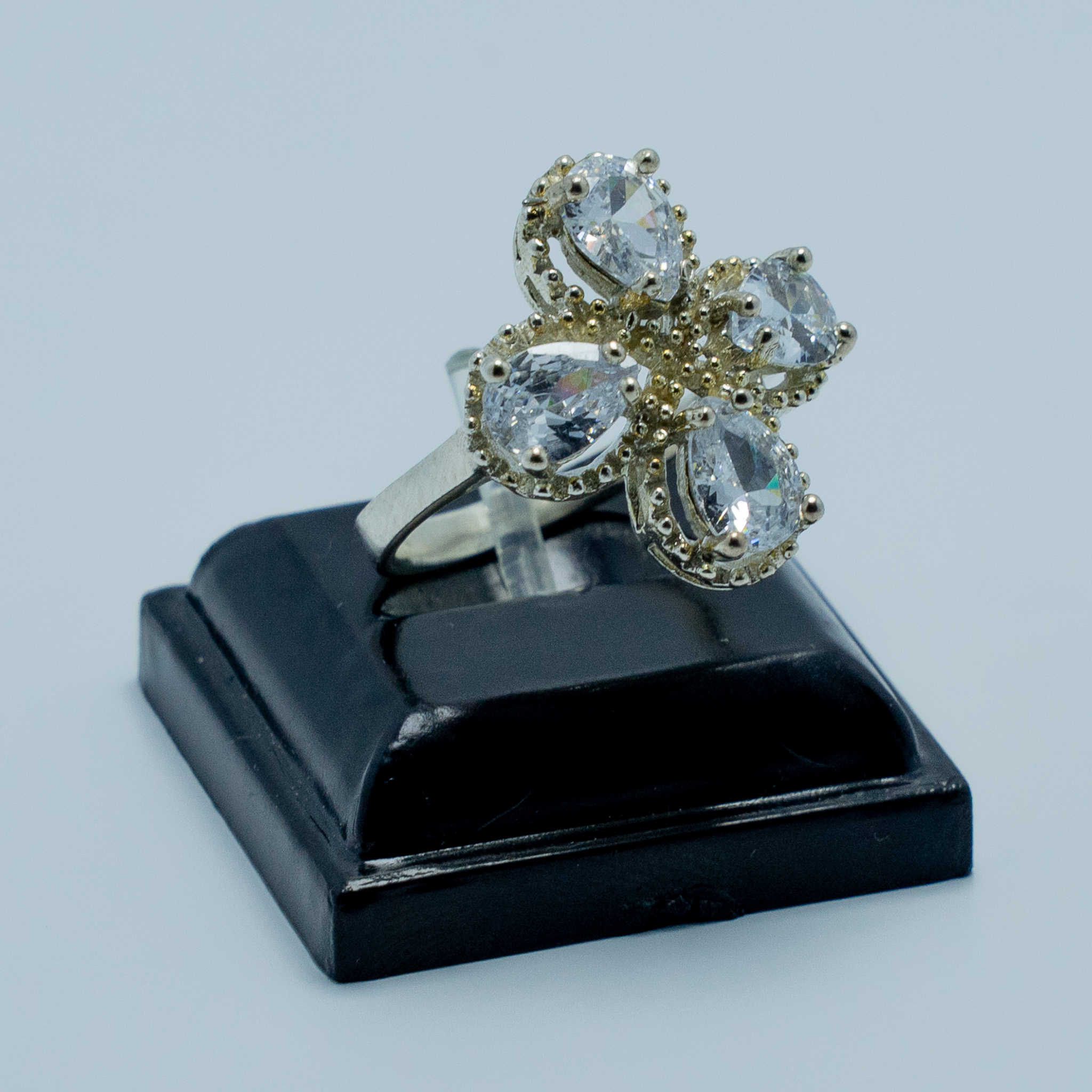 Anillo Flor de Circones Plata