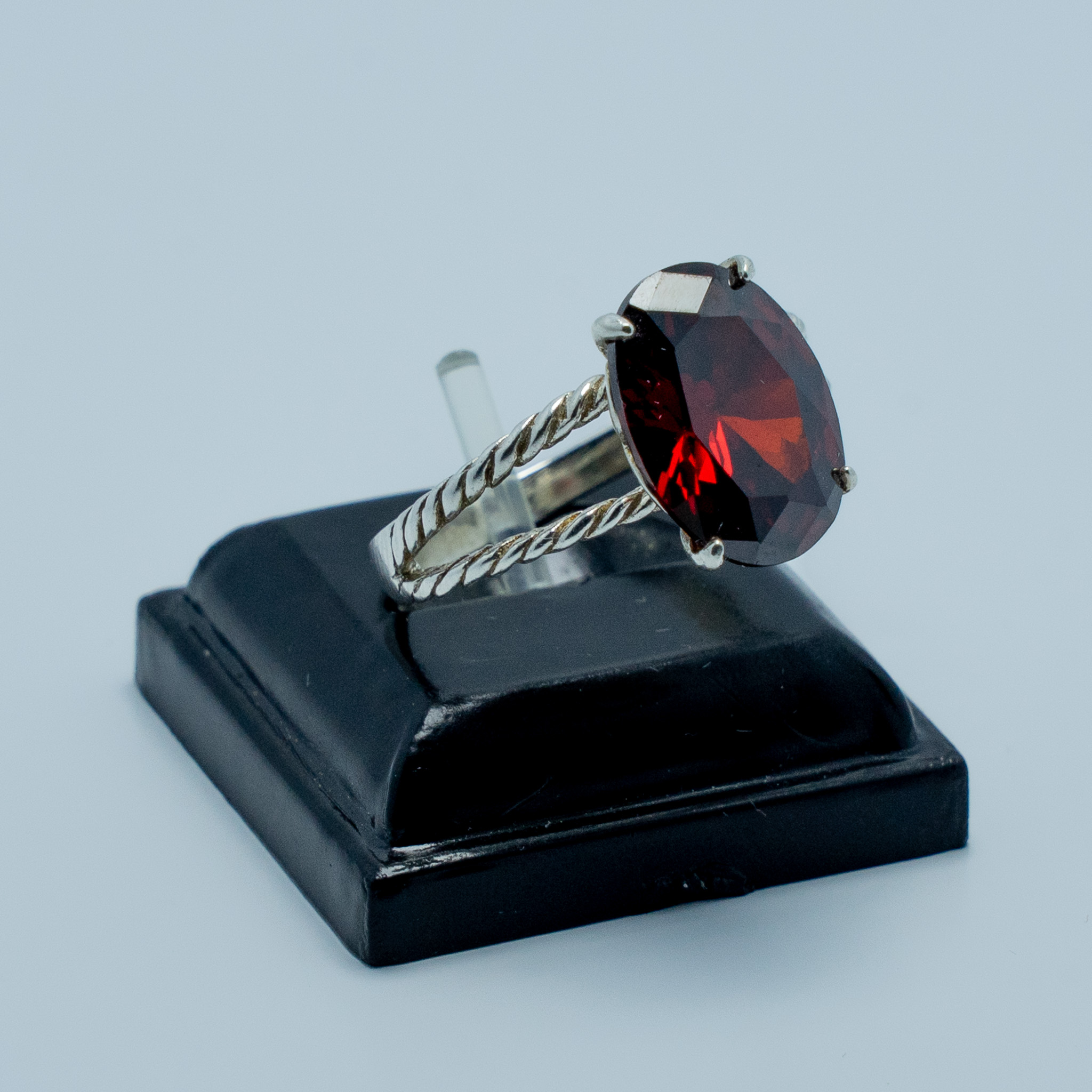 Anillo Solitario Granate Plata