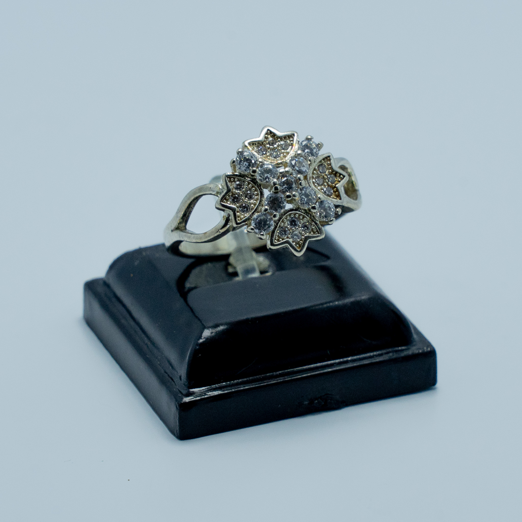 Anillo Flor de Circones